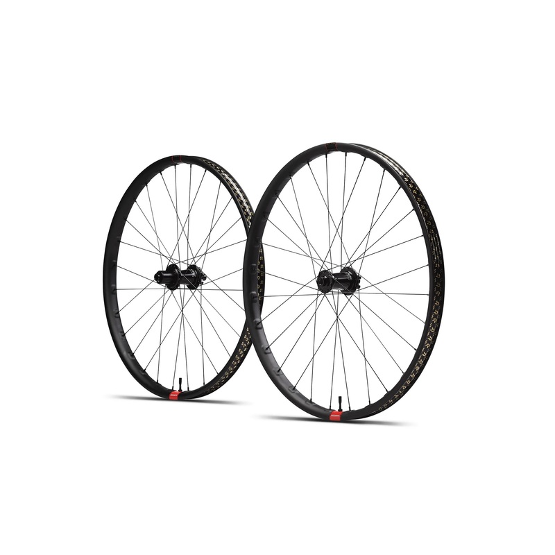 Reserve 30 HD w/ Industry Nine 1/1 Hubs Carbon Tubeless 29″ Wheelset