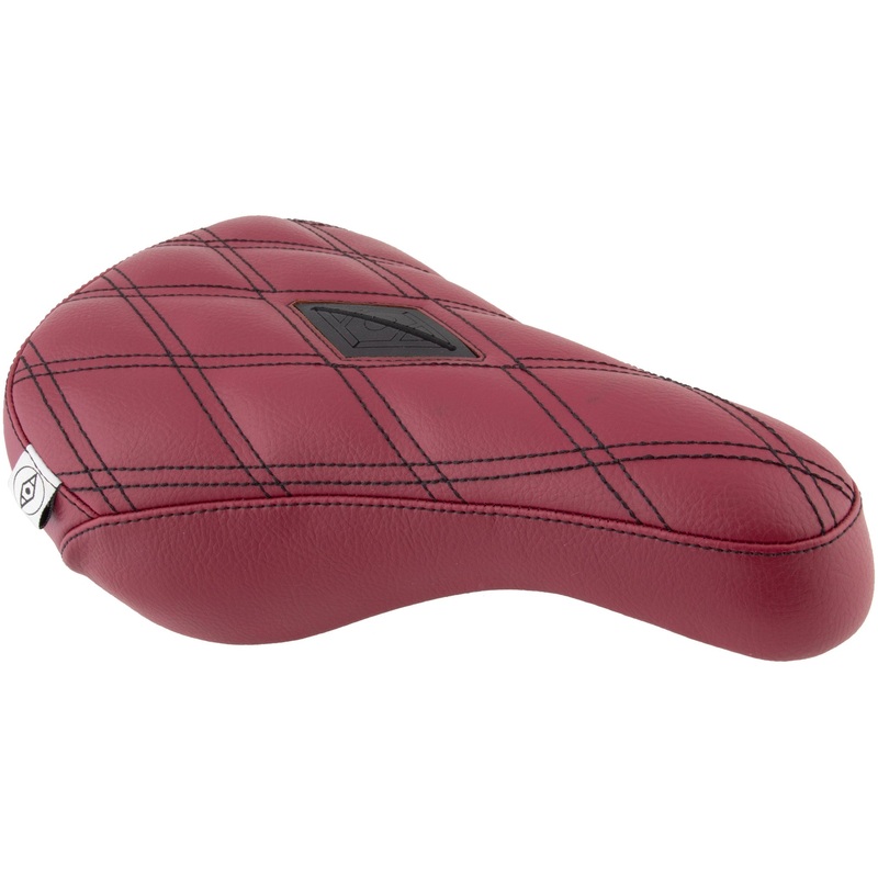 Alienation Gripper Pivotal Seat