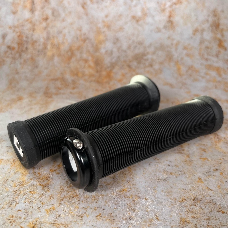 ODI Longneck V2.1 Lock On Grips Black