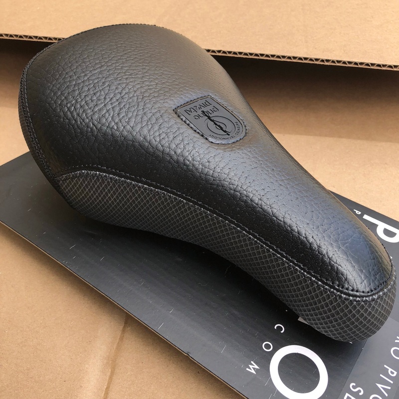 Primo Pro v2 Pivotal Seat
